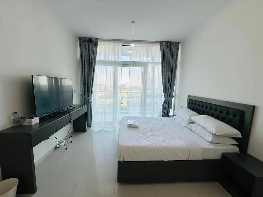 Cozy Studio In Dubai - Damac Hills - Ezytrac Vacation Homes